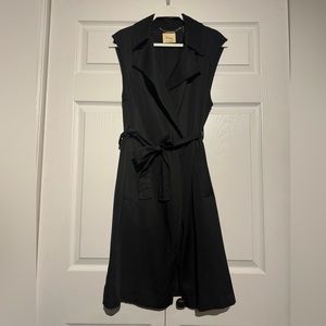 Elie Tahari sleeveless light trench coat.